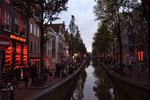 A Complete Guide to the Best Places Stay Amsterdam